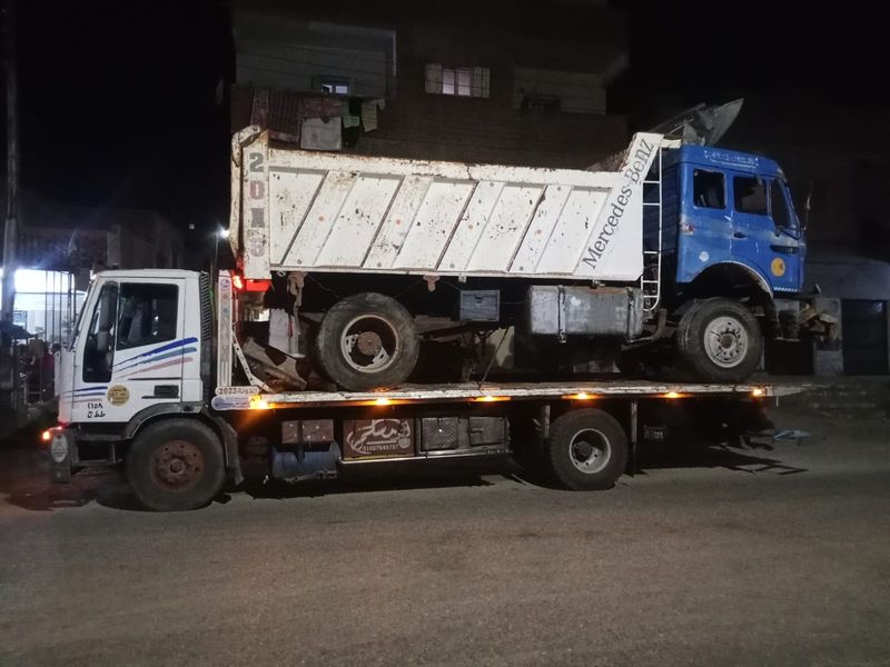 ونش يحمل شاحنة قلاب ليلاً - الإسماعيلية