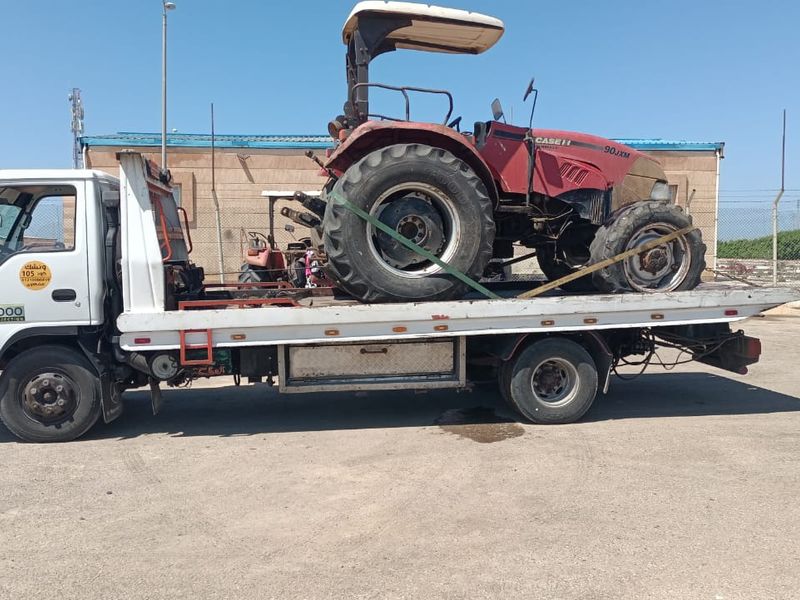 ونش أبيض ينقل جرار أحمر - الإسماعيلية