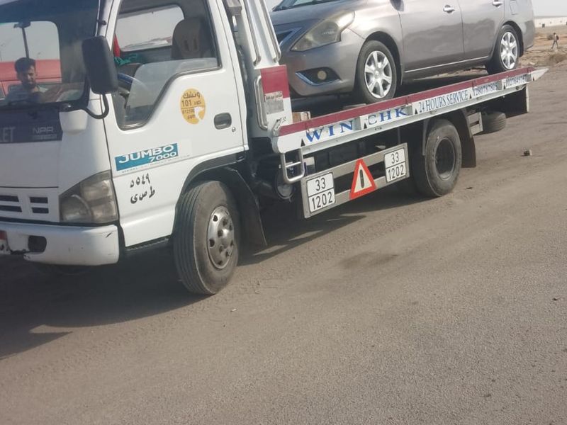 ونش أبيض ينقل سيارة فضية - الإسماعيلية