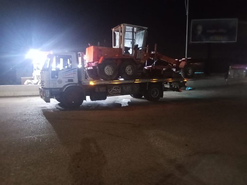 ونش ينقل معدة حمراء ليلاً - الإسماعيلية