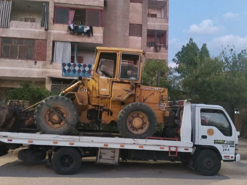 ونش ينقل لودر على أرض ترابية - الإسماعيلية